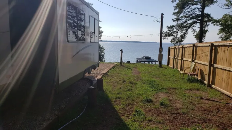Located direction on Toledo Bend Lakefront, it is the best rv slot.